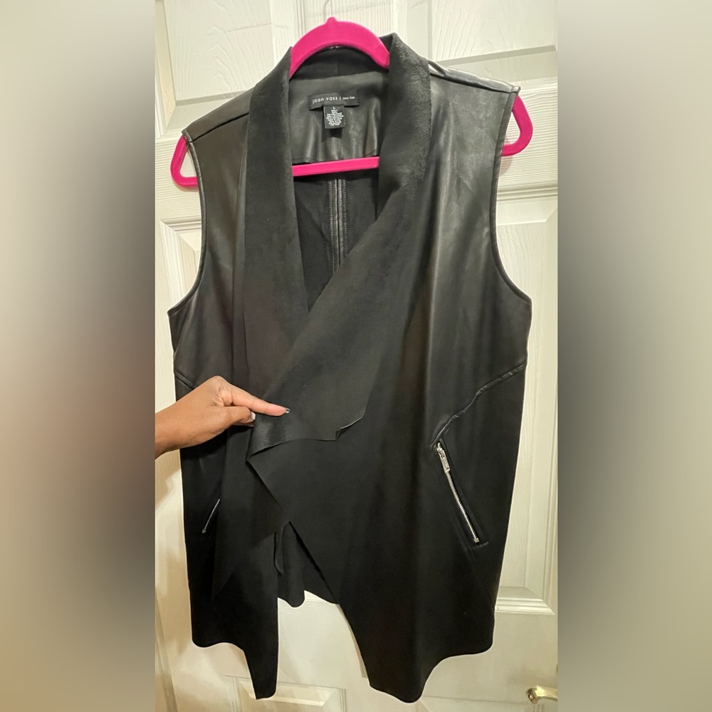 Joan Vass New York faux leather waterfall open-front vest in black - Picture 3 of 4